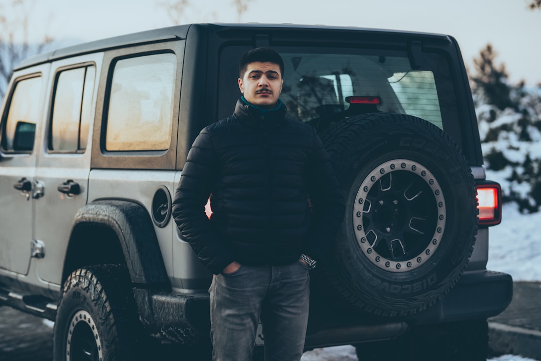 découvrez tout ce qu'il faut savoir sur le statut d'auto-entrepreneur en france : avantages, démarches, fiscalité et conseils pour réussir votre projet entrepreneurial. transformez vos idées en réalité avec autonomie et flexibilité.