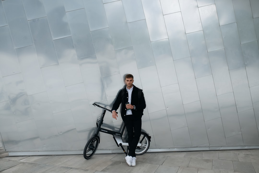 découvrez tout ce qu'il faut savoir sur les auto-entrepreneurs : législation, avantages, conseils pratiques et ressources pour réussir votre projet d'entrepreneuriat en toute simplicité.