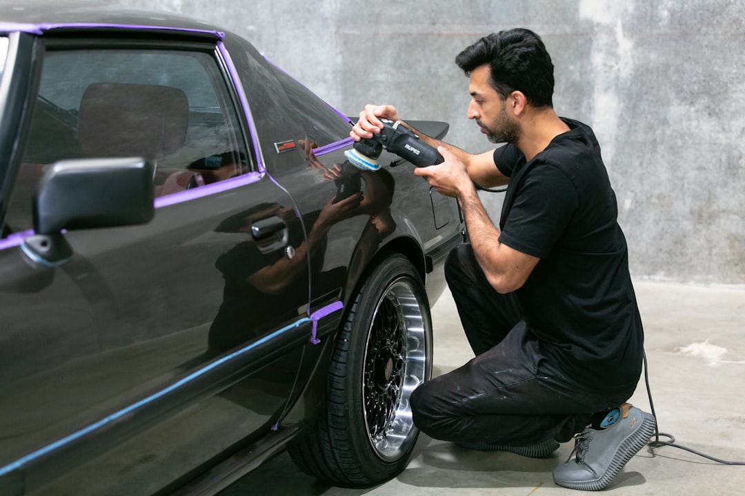 découvrez notre service de réparation des bosses automobiles, spécialisé dans la restauration de votre véhicule sans endommager sa peinture. profitez d'un travail rapide et efficace pour redonner à votre voiture son apparence d'origine.