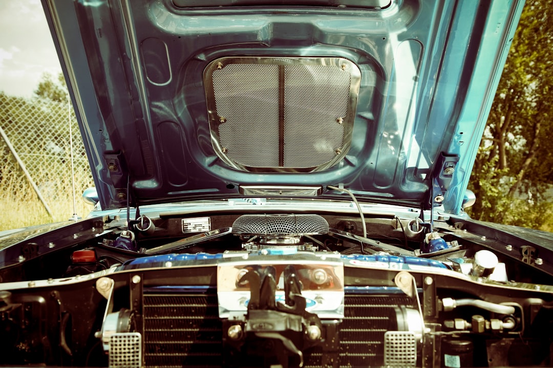 découvrez nos services de réparation de carrosserie automobile pour redonner vie à votre véhicule. notre expertise en réparation de bosses et de rayures garantit un résultat impeccable et rapide, tout en préservant la peinture d'origine de votre voiture.
