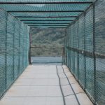 Barrières d'entrée : définition et stratégies pour les entreprises découvrez les obstacles à l'entrée dans le monde des affaires et comment ils influencent la compétition sur le marché. apprenez à surmonter ces défis pour réussir dans votre secteur.