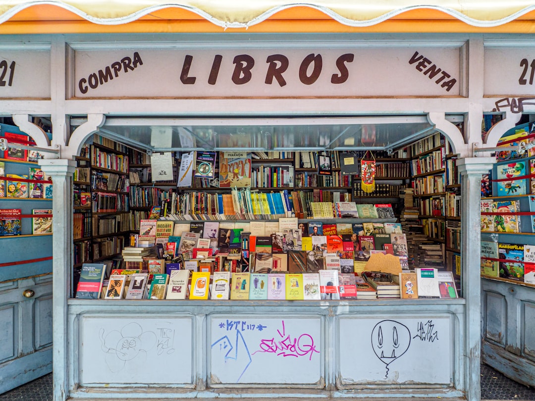 découvrez notre sélection de livres captivants avec notre librairie en ligne. offrant un large éventail de genres, des best-sellers aux œuvres littéraires classiques, notre plateforme est idéale pour tous les passionnés de lecture. profitez d'expéditions rapides et de conseils personnalisés pour enrichir votre bibliothèque dès aujourd'hui.