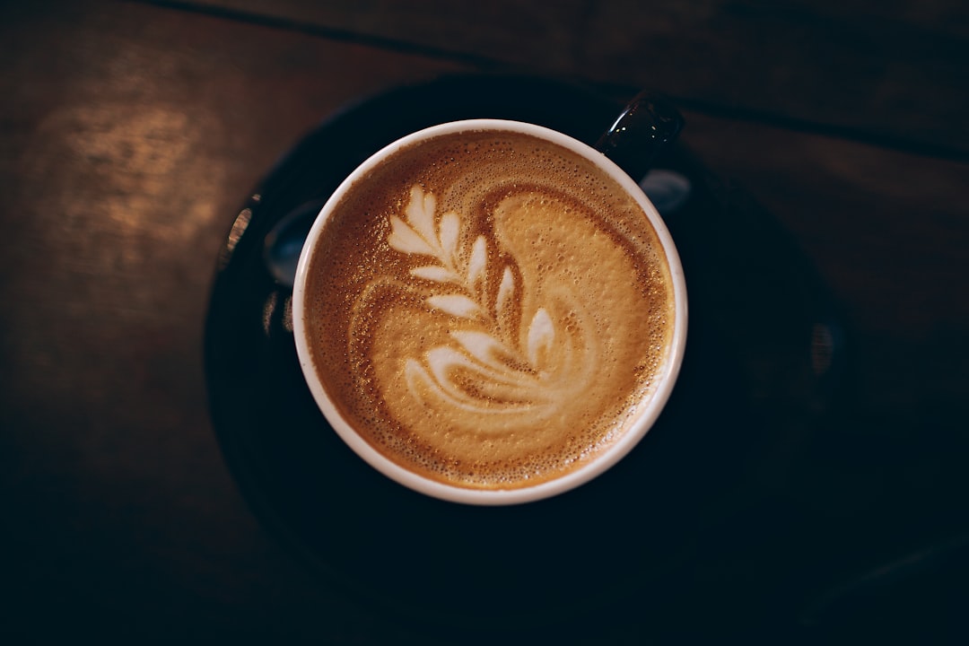 découvrez notre café associatif, un lieu convivial où se mêlent culture, partage et ambiance chaleureuse. participez à des activités, dégustez des boissons artisanales et rencontrez des personnes passionnantes dans un cadre inspirant.