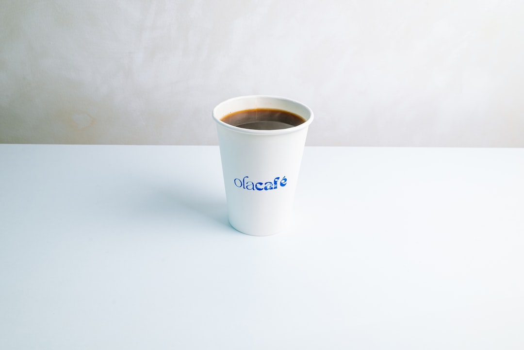 découvrez notre café associatif, un lieu de rencontre chaleureux où se mêlent culture, convivialité et initiatives locales. rejoignez-nous pour savourer de délicieux cafés, participer à des événements communautaires et promouvoir un esprit collaboratif.