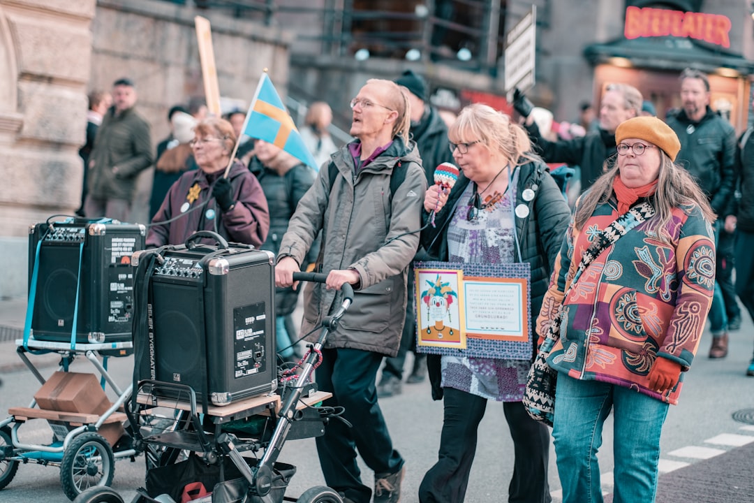 découvrez l'importance de l'engagement communautaire pour renforcer les liens sociaux et encourager la participation active des citoyens. explorez des stratégies et des initiatives qui favorisent un dialogue constructif et une collaboration efficace au sein des communautés.