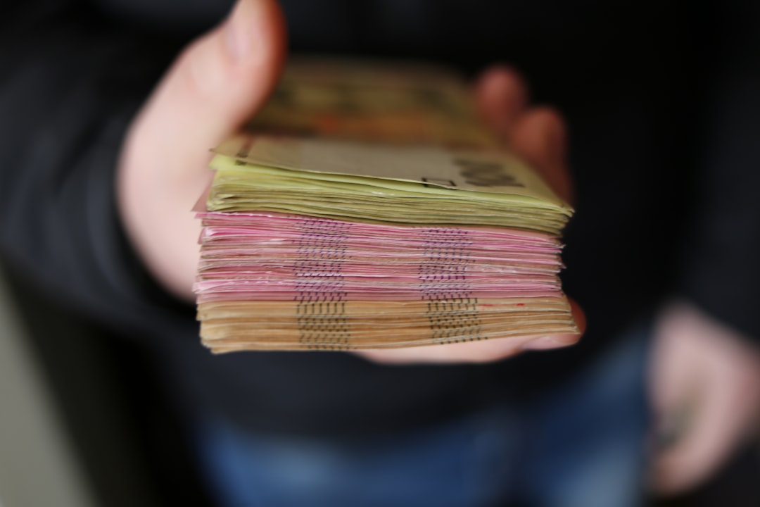 découvrez comment la compensation peut transformer votre quotidien, en équilibrant vos efforts et vos récompenses. explorez les différentes formes de compensation financière et non financière, et apprenez à maximiser votre bien-être au travail comme dans la vie personnelle.
