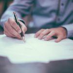 découvrez tout ce que vous devez savoir sur les contrats : types, caractéristiques, et conseils pour rédiger des accords clairs et juridiquement valables. maîtrisez l'art de la négociation et assurez la protection de vos intérêts.