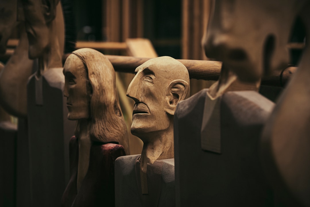 découvrez l'art du savoir-faire artisanal, où tradition et expertise se rencontrent pour créer des pièces uniques. explorez le monde de la craftsmanship, où chaque détail compte et chaque création raconte une histoire.