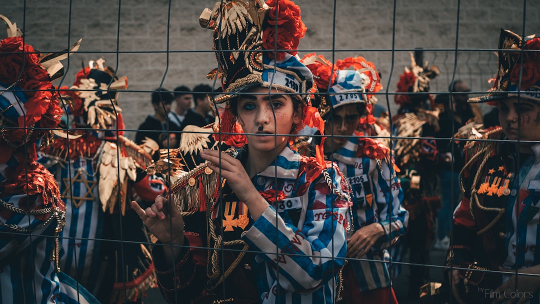 découvrez les différents composants culturels qui façonnent nos sociétés et influencent nos comportements. explorez comment la culture se manifeste à travers la langue, les traditions, l'art et bien plus encore.