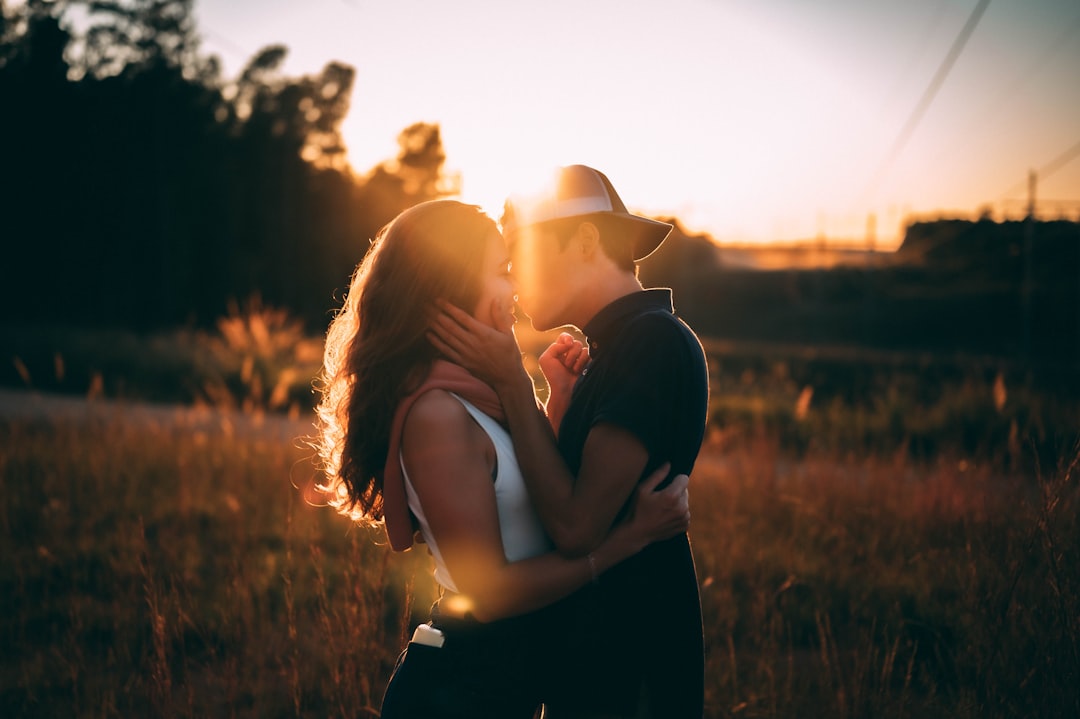 découvrez l'univers du dating : des conseils pour rencontrer l'amour, des astuces pour créer un profil attrayant et des stratégies pour naviguer dans le monde des rencontres. trouvez votre partenaire idéal grâce à nos guides et témoignages inspirants.