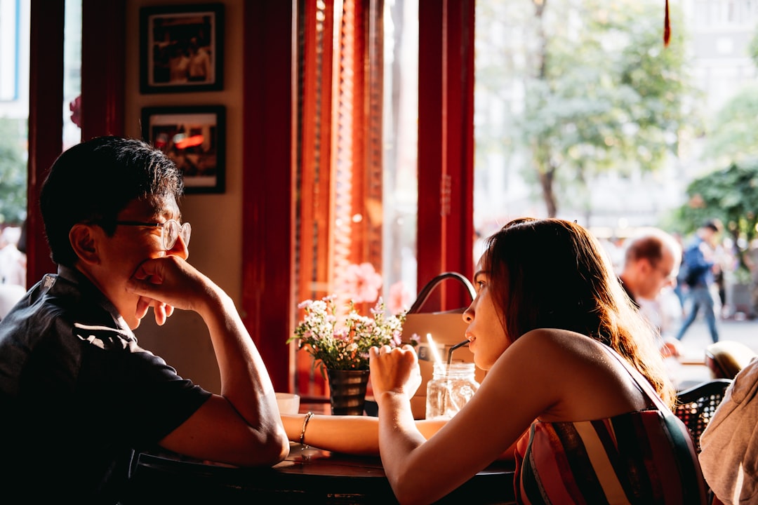 découvrez le monde du dating en ligne : trouvez l'amour, faites de nouvelles rencontres et explorez des relations significatives grâce à nos conseils et plateformes adaptées à tous les profils.