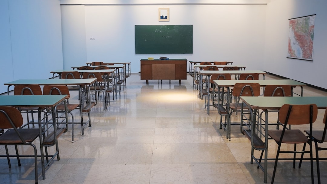 découvrez notre auto-école professionnelle, où apprentissage et sécurité sur la route sont primordiaux. profitez de nos cours de conduite adaptés à tous les niveaux et préparez-vous à obtenir votre permis de conduire en toute confiance.