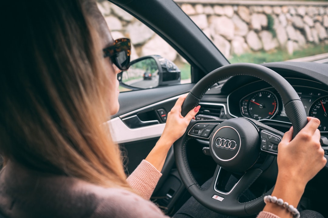 rejoignez notre école de conduite pour acquérir des compétences solides sur la route. profitez de cours personnalisés, d'instructeurs certifiés et d'une formation adaptée à votre rythme. obtenez votre permis de conduire en toute confiance !
