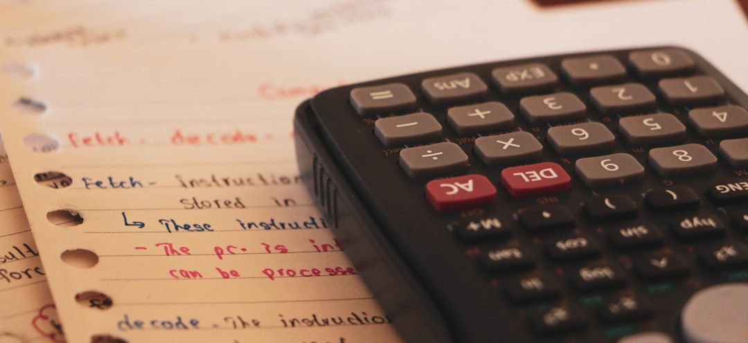 découvrez comment effectuer le calcul de l'ebit (earnings before interest and taxes) pour évaluer la rentabilité de votre entreprise. apprenez les méthodes et les astuces pour optimiser votre analyse financière.