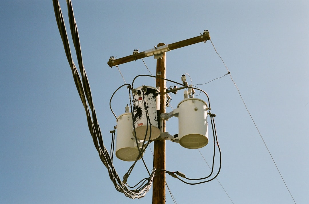 découvrez notre guide complet sur les tarifs des électriciens en france. comparez les prix, trouvez des conseils pour estimer le coût de vos travaux électriques et obtenez le meilleur rapport qualité-prix.