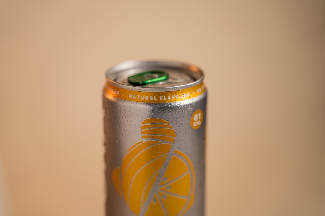 découvrez une boisson énergisante qui repousse vos limites ! notre marque d'energy drink propose une formule unique pour vous donner l'énergie nécessaire afin de performer dans toutes vos activités. goûtez à l'alliance parfaite de saveurs rafraîchissantes et de bienfaits énergétiques. rechargez vos batteries dès aujourd'hui !