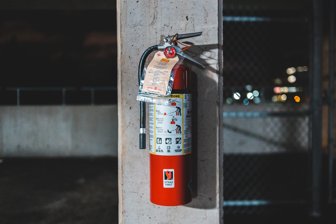 découvrez notre large sélection d'extincteurs d'incendie, adaptés à tous vos besoins de sécurité incendie. protégez votre maison ou votre entreprise avec des équipements de qualité, faciles à utiliser et conformes aux normes en vigueur.