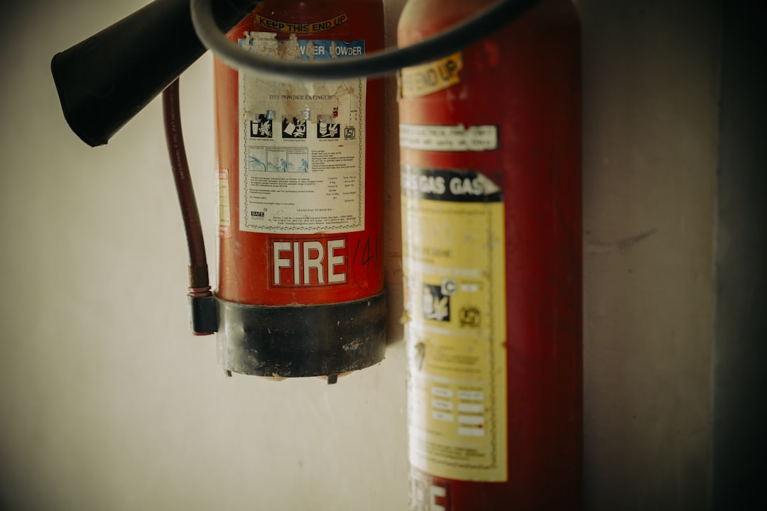 découvrez notre sélection d'extincteurs de haute qualité, idéaux pour garantir votre sécurité en cas d'incendie. choisissez parmi différents modèles adaptés à vos besoins, que ce soit pour un usage domestique ou professionnel. prévenez les risques d'incendie et protégez vos locaux avec nos solutions fiables.