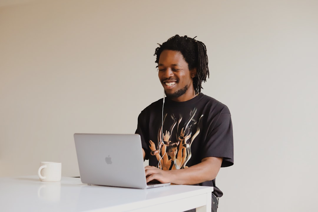 découvrez le monde du freelancing et comment devenir un freelance à succès. explorez des astuces, des plateformes pour trouver des missions, et des conseils pour optimiser votre carrière indépendante.