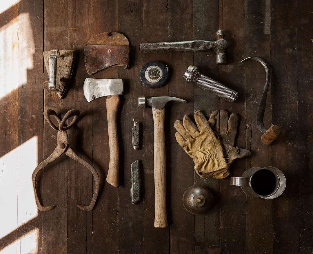 découvrez nos services de bricolage et de réparation. nos artisans qualifiés sont à votre disposition pour tous vos besoins, de la plomberie à la peinture. profitez d'un travail soigné et rapide pour améliorer votre espace de vie.