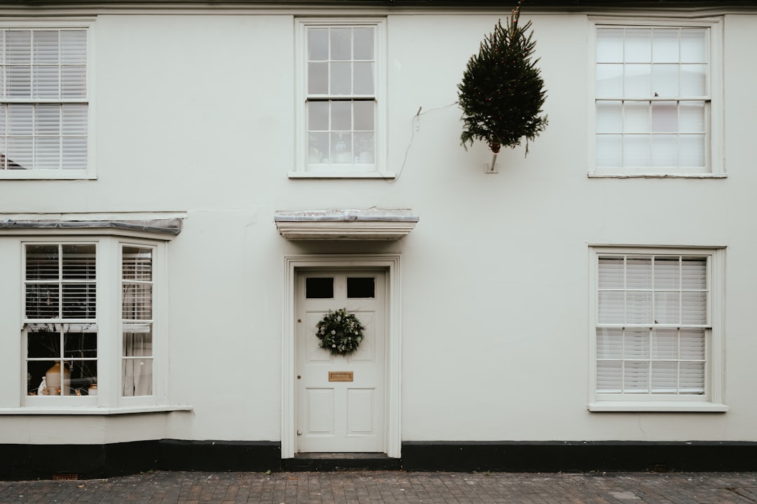 découvrez comment démarrer un business à domicile avec succès ! obtenez des conseils pratiques, des idées innovantes et des stratégies pour développer votre entreprise tout en profitant de la flexibilité du travail à distance.