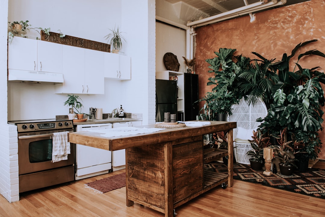 découvrez comment lancer votre entreprise à domicile et profitez de la flexibilité et des avantages d'un travail indépendant. apprenez les meilleures stratégies pour réussir dans le monde du business à domicile.