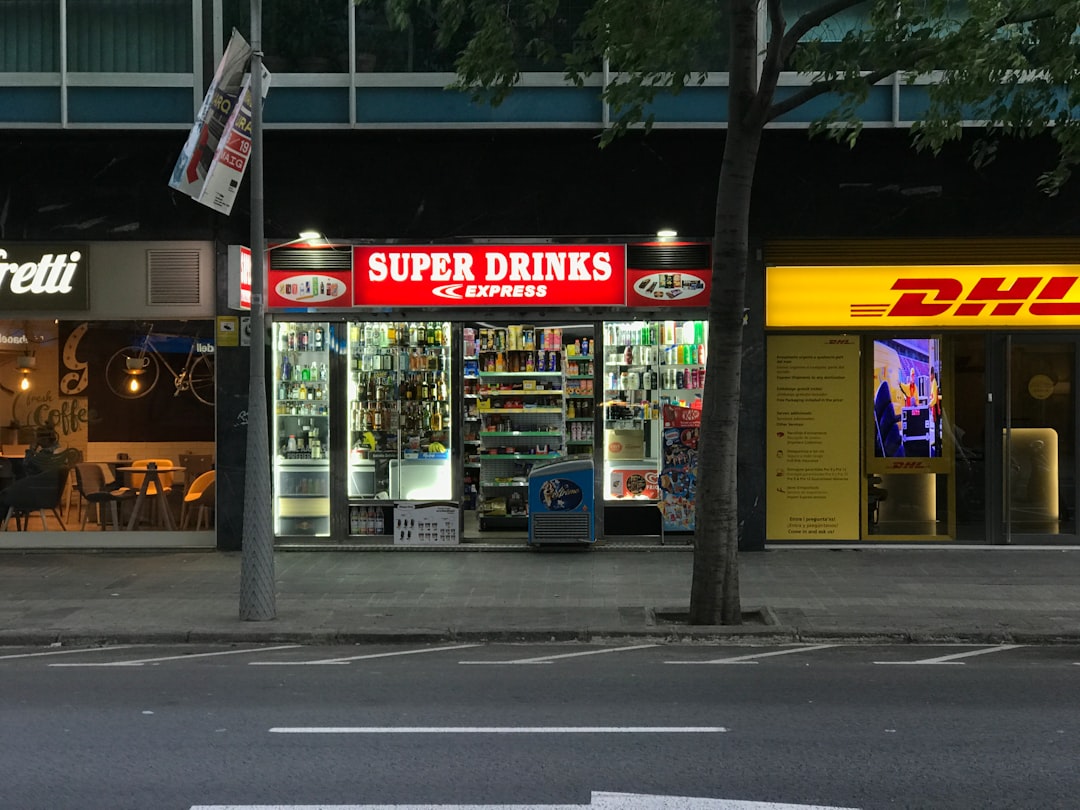 découvrez le rôle d'un distributeur indépendant : un partenaire clé pour la distribution de produits sans réseau de franchise, bénéficiant de liberté et flexibilité pour développer votre propre entreprise.