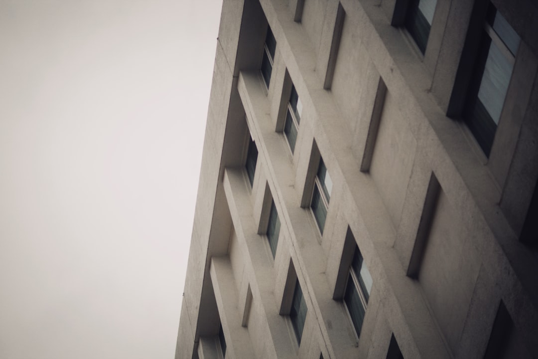 découvrez le concept d'insaisissabilité : une protection juridique essentielle pour vos biens et vos revenus. apprenez comment cette notion peut vous aider à préserver votre patrimoine face aux créanciers.