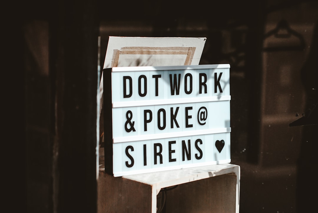 découvrez notre guide complet sur les descriptions de poste. apprenez à rédiger des descriptions claires et attractives pour attirer les meilleurs candidats et définir précisément les responsabilités et compétences requises pour chaque poste.