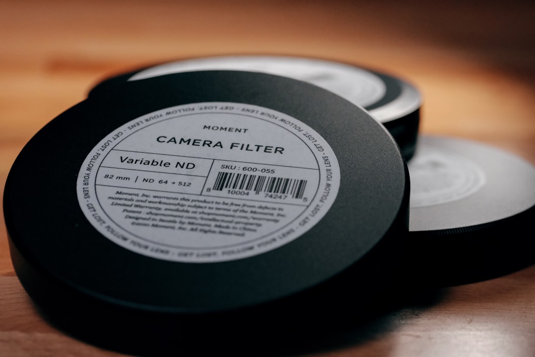 découvrez notre service de création de labels sur mesure, adapté à vos besoins spécifiques. que ce soit pour le vin, la musique, ou tout autre produit, nous vous aidons à concevoir des étiquettes uniques et attrayantes qui se démarquent. profitez d'une qualité d'impression exceptionnelle et de solutions personnalisées pour donner vie à vos projets.
