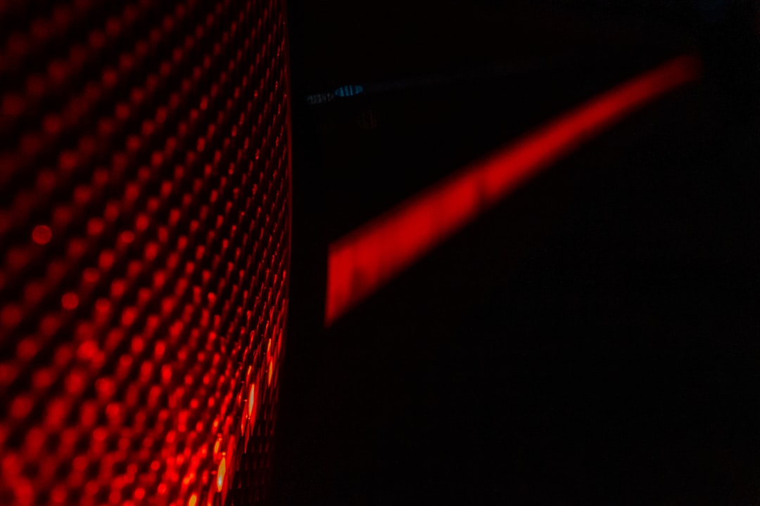venez vivre une expérience palpitante avec le laser tag ! un jeu d'équipe rempli de stratégie et d'adrénaline où vous devrez vous cacher, viser et toucher vos adversaires dans un univers immersif. parfait pour les anniversaires, événements d'entreprise ou simplement pour s'amuser entre amis. prêt à relever le défi ?