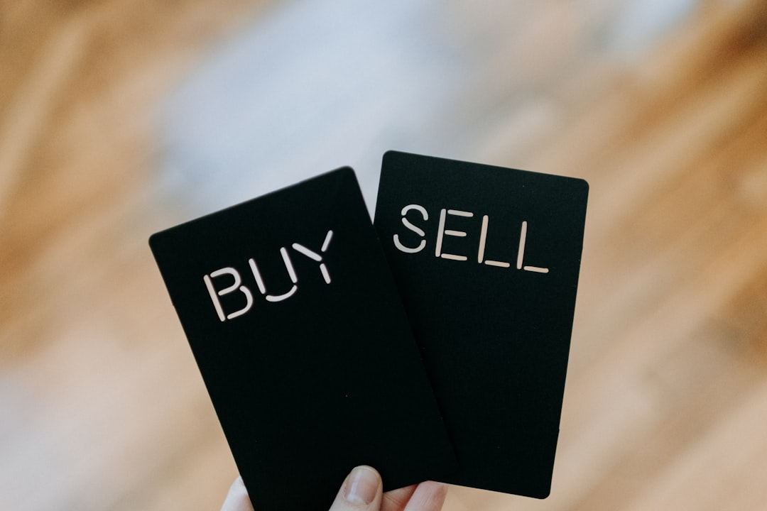 découvrez le concept de leveraged buyout (lbo), une stratégie d'acquisition d'entreprises utilisant un fort levier financier. explorez les mécanismes, avantages et risques associés à cette pratique, ainsi que son impact sur la croissance des entreprises.