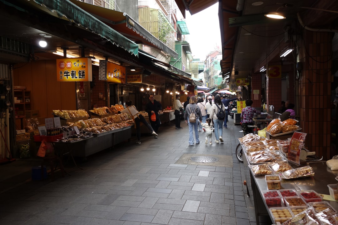 découvrez notre expertise en matière de zones de marché, où nous analysons les tendances et les opportunités pour maximiser le potentiel de votre entreprise. explorez les éléments clés d'une zone de marché et comment ils peuvent influencer votre stratégie commerciale.