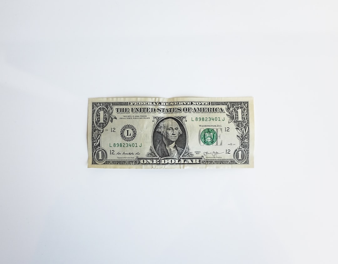 découvrez tout ce que vous devez savoir sur le salaire minimum : définition, enjeux, impact sur l'économie et les travailleurs, ainsi que les dernières actualités liées à cette thématique essentielle.