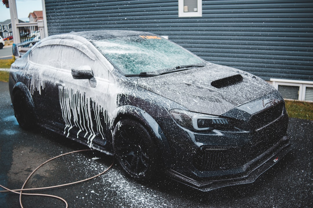 offrez à votre véhicule un nettoyage professionnel avec notre service de lavage de voiture mobile. pratique et rapide, nous venons à vous pour redonner éclat et propreté à votre voiture, où que vous soyez !
