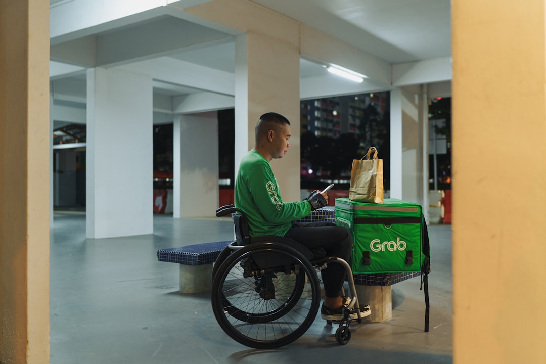découvrez mobile grocery, votre marché itinérant qui vous apporte des produits frais et de qualité directement à votre porte. profitez de la commodité de faire vos courses sans quitter votre domicile avec une sélection variée de fruits, légumes, et produits alimentaires essentiels, livrés rapidement et à des prix compétitifs.