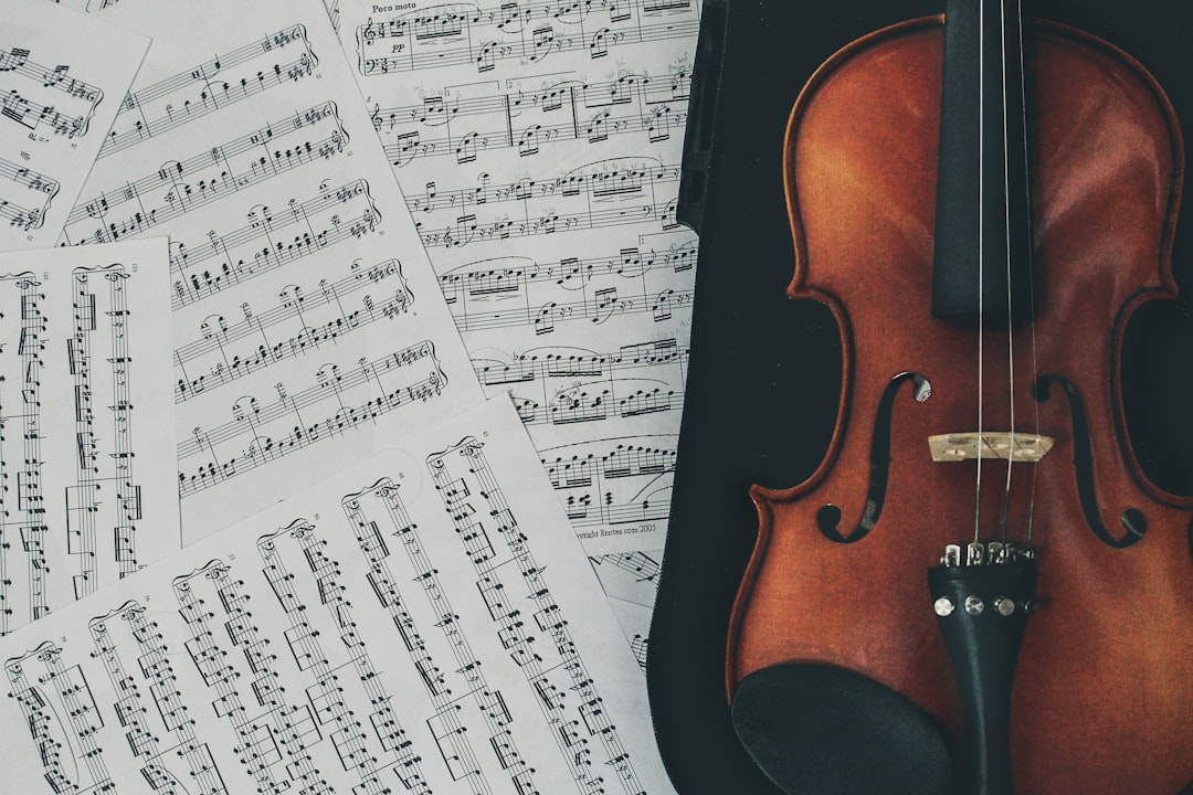 découvrez les bénéfices d'un enseignant de musique passionné qui vous guidera dans votre apprentissage musical. que vous soyez débutant ou avancé, notre professeur s'adapte à votre niveau pour vous aider à atteindre vos objectifs musicaux.