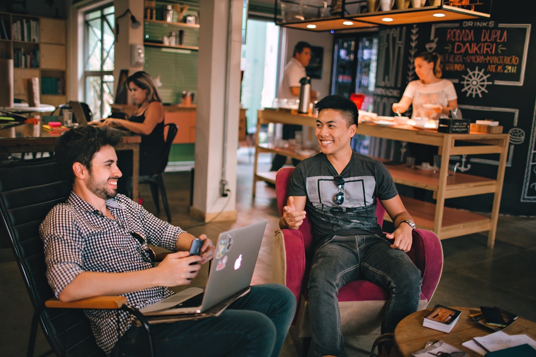 découvrez les clés du networking efficace ! apprenez à développer votre réseau professionnel, à établir des connexions significatives et à maximiser vos opportunités de carrière grâce à des stratégies éprouvées. inscrivez-vous maintenant pour transformer vos relations professionnelles.