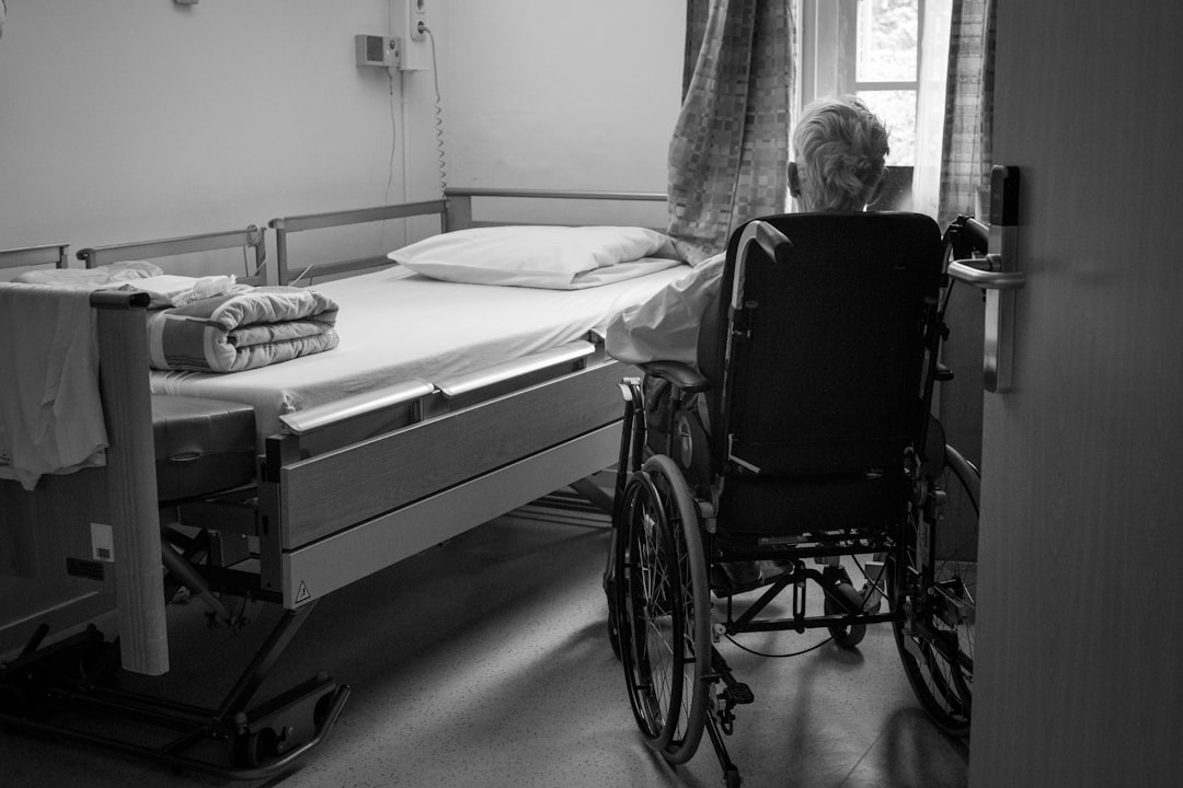 découvrez notre maison de retraite offrant un environnement confortable et sécurisé pour les résidents âgés. nous proposons des soins personnalisés, des activités enrichissantes et un personnel dévoué pour garantir le bien-être de nos aînés.