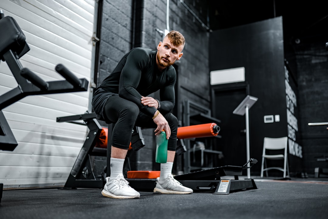 découvrez les avantages d'un entraîneur personnel pour atteindre vos objectifs fitness. bénéficiez d'un programme sur mesure, de conseils professionnels et d'un accompagnement motivant pour sculpter votre corps et améliorer votre bien-être.