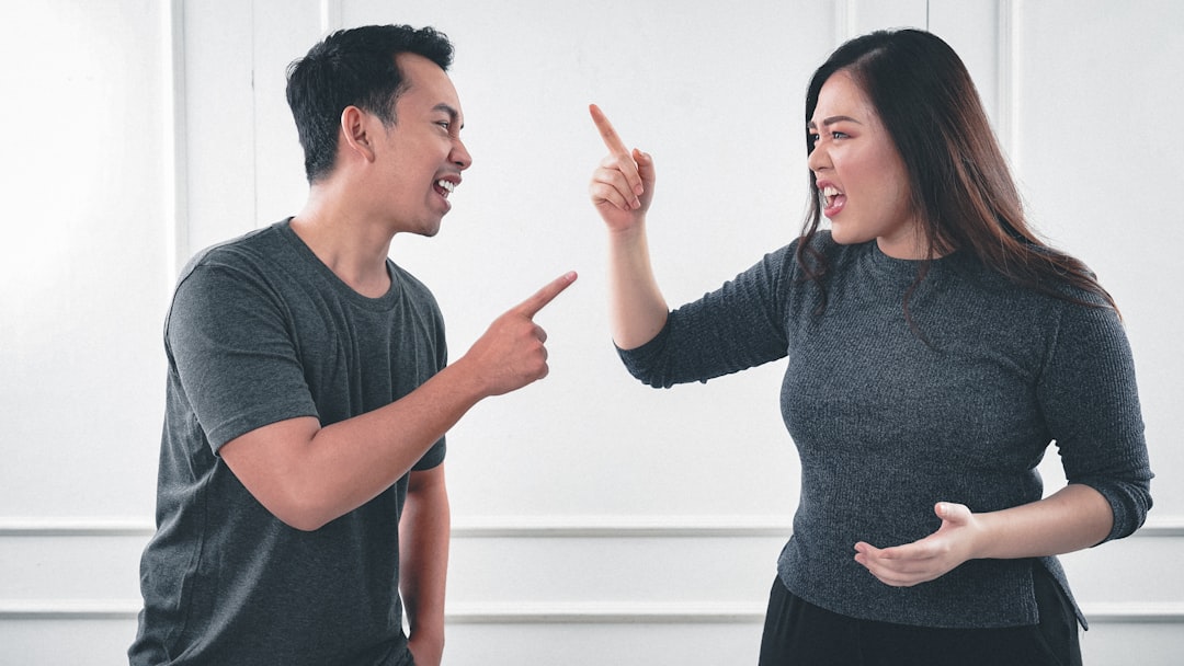 découvrez les clés d'une communication persuasive efficace. apprenez à influencer, convaincre et engager votre audience grâce à des techniques stratégiques et des conseils pratiques. transformez vos échanges en véritables outils de persuasion.