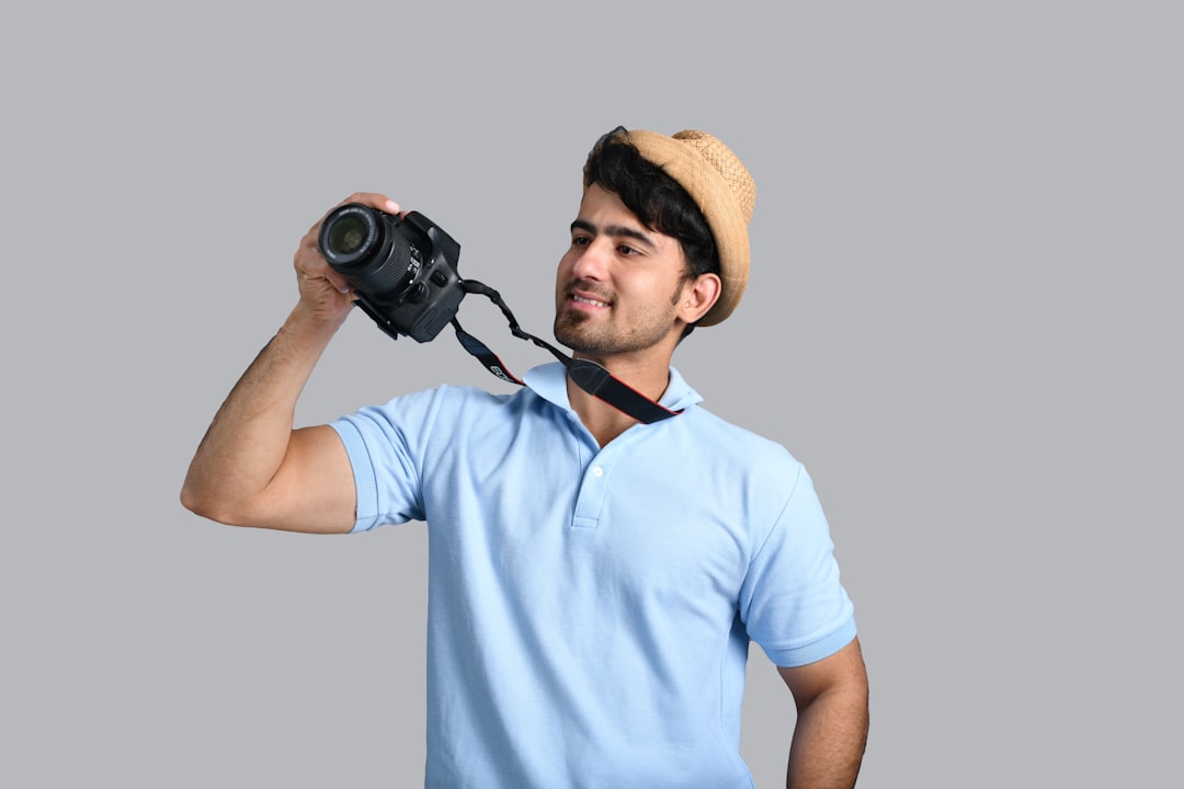 découvrez nos services de promotion pour photographes : optimisez votre visibilité, développez votre clientèle et faites briller votre talent à travers des stratégies marketing adaptées à votre art.