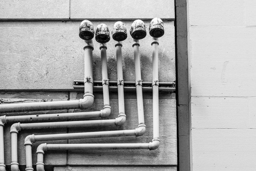 découvrez les tarifs des plombiers et obtenez des conseils pour choisir le meilleur service à des prix abordables. comparez les coûts, les services offerts et économisez sur vos travaux de plomberie.