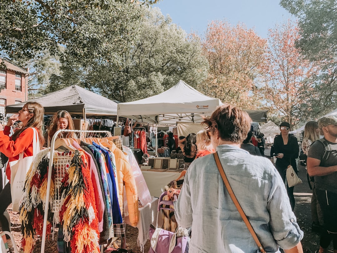 découvrez notre pop-up shop éphémère, où innovation et tendances se rencontrent ! explorez des produits exclusifs, participez à nos événements uniques et profitez d'une expérience de shopping immersive. ne manquez pas cette occasion de dénicher des pièces originales dans une ambiance conviviale et dynamique.