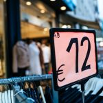 L'obligation d'affichage des prix : comprendre la réglementation en vigueur découvrez la réglementation sur l'affichage des prix en france, ses implications pour les consommateurs et les professionnels, et comment elle garantit la transparence des transactions commerciales.