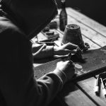 Les activités artisanales réglementées et les qualifications professionnelles requises découvrez l'univers des métiers d'art réglementés : des artisans passionnés, des créations uniques et un savoir-faire protégé. explorez les normes et les labels qui garantissent la qualité et l'authenticité des produits faits main.