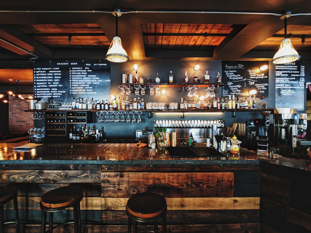 découvrez notre restaurant, un lieu convivial où la gastronomie rencontre l'élégance. profitez d'une cuisine raffinée préparée avec des ingrédients frais et de saison, dans un cadre chaleureux. que ce soit pour un dîner romantique, un repas en famille ou une sortie entre amis, notre équipe vous accueillera avec le sourire et vous fera vivre une expérience culinaire inoubliable.