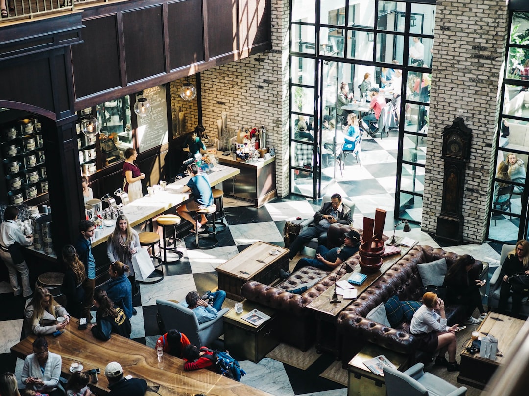 découvrez notre restaurant où gastronomie et convivialité se rencontrent. savourez des plats raffinés préparés avec des ingrédients frais et locaux, dans une ambiance chaleureuse et accueillante. réservez votre table dès aujourd'hui pour une expérience culinaire inoubliable.