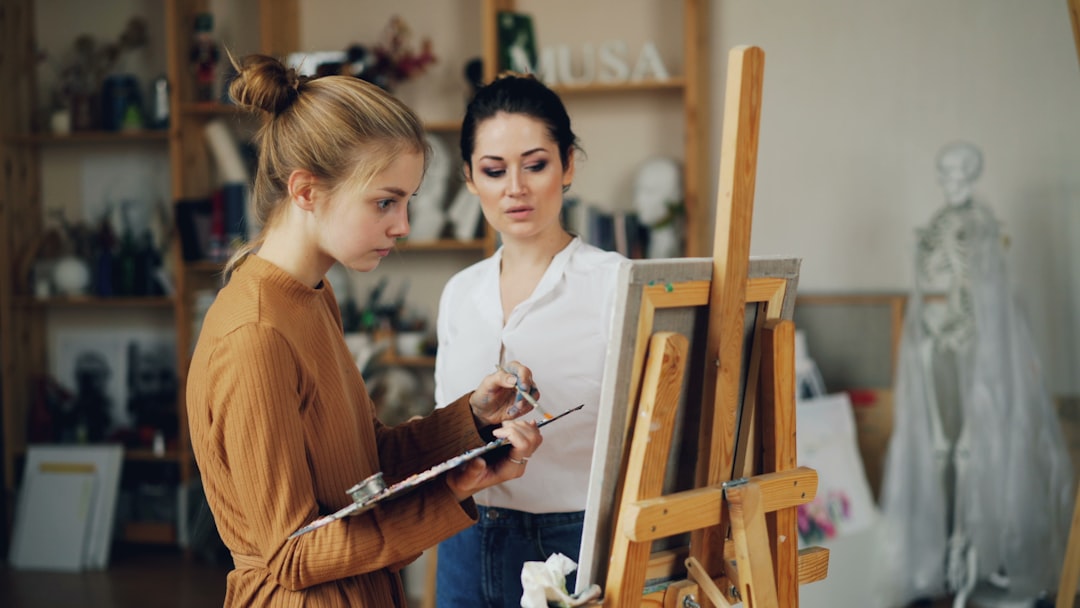 découvrez les tarifs des peintres indépendants en france, avec un aperçu des prix pratiqués pour divers services afin de vous aider à budgétiser votre projet de peinture. comparez les offres et choisissez le professionnel qui répond à vos besoins.