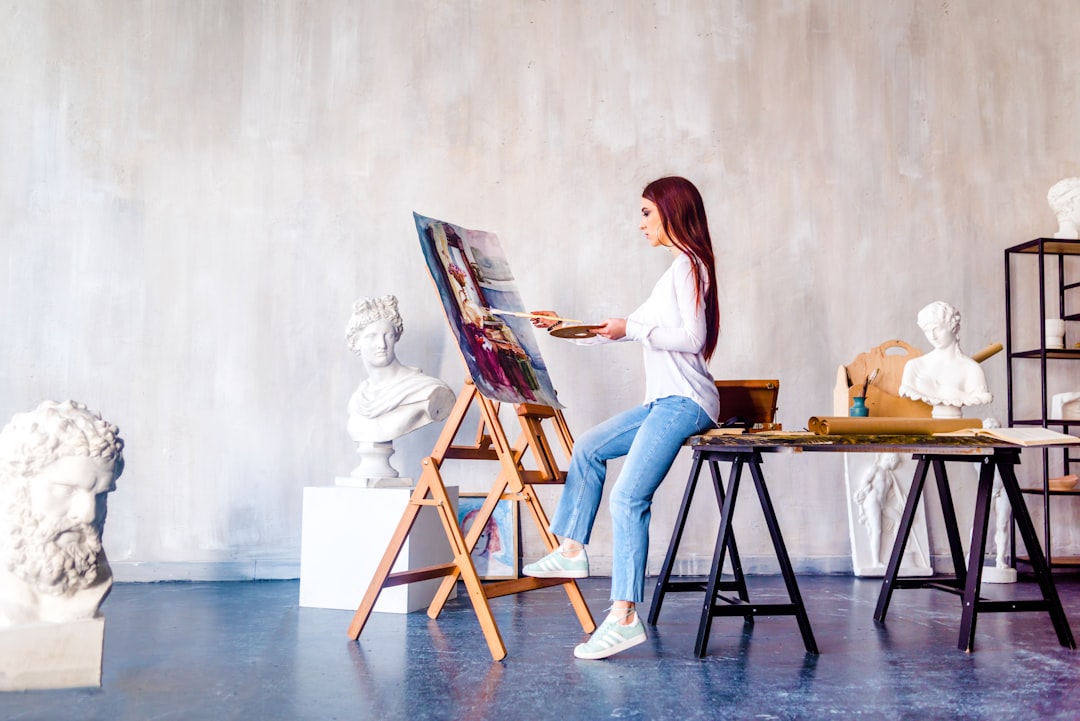 découvrez les tarifs des peintres indépendants en france. comparez les prix, comprenez les facteurs influençant les tarifs et trouvez des conseils pour choisir le bon professionnel pour vos projets de peinture.